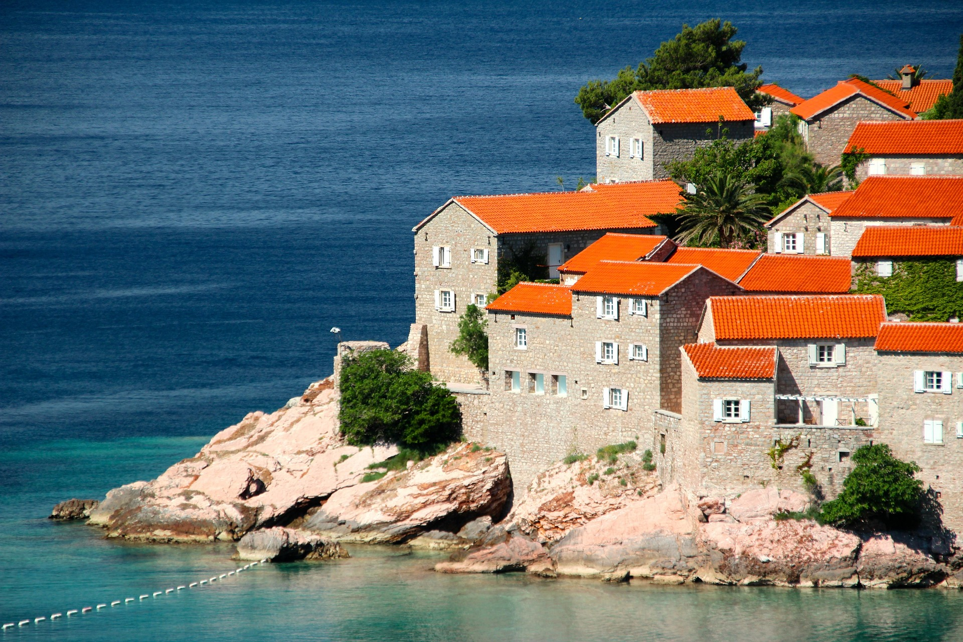 peggy_marco-montenegro-1028751_1920